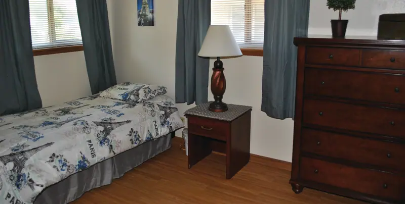 Assisted living resident bedroom at Adava Care Fardale in Milwaukee, WI