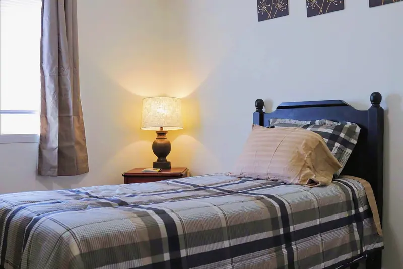 Assisted living resident bedroom at Adava Care Fardale in Milwaukee, WI