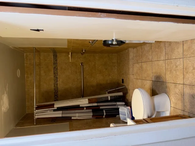 Accessible shower room at Adava Care Fardale in Milwaukee, WI