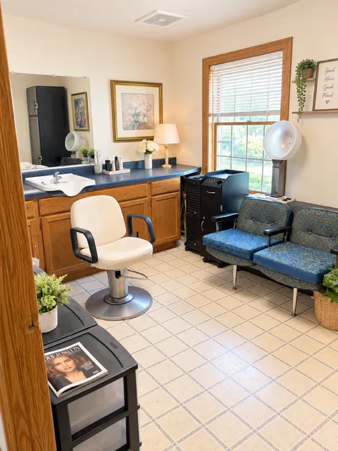 On-site beauty salon at Adava Care of Hartland in Hartland, WI
