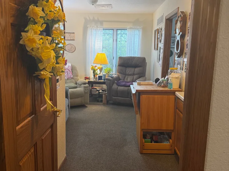 Private bedroom apartment at Adava Care Pewaukee assisted living in Pewaukee, WI