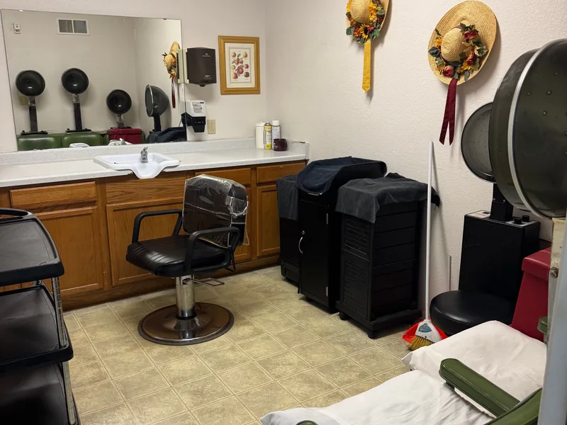 On-site salon at Adava Care Pewaukee assisted living community in Pewaukee, WI