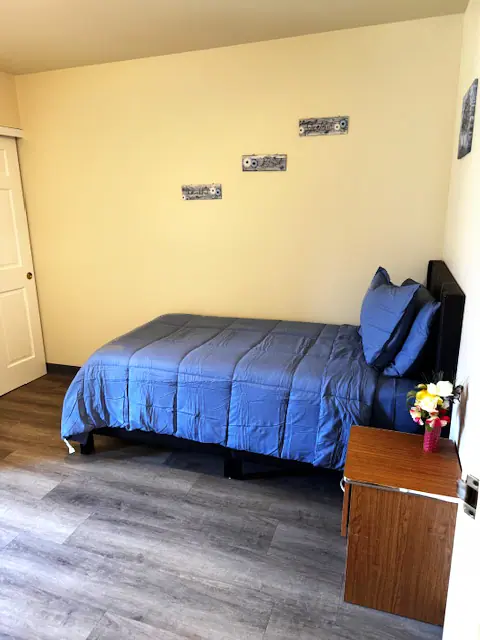 Assisted living resident bedroom at Adava Care Wabash in Milwaukee, WI