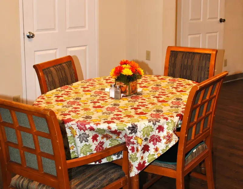 Senior living dining room at Adava Care Wabash in Milwaukee, WI
